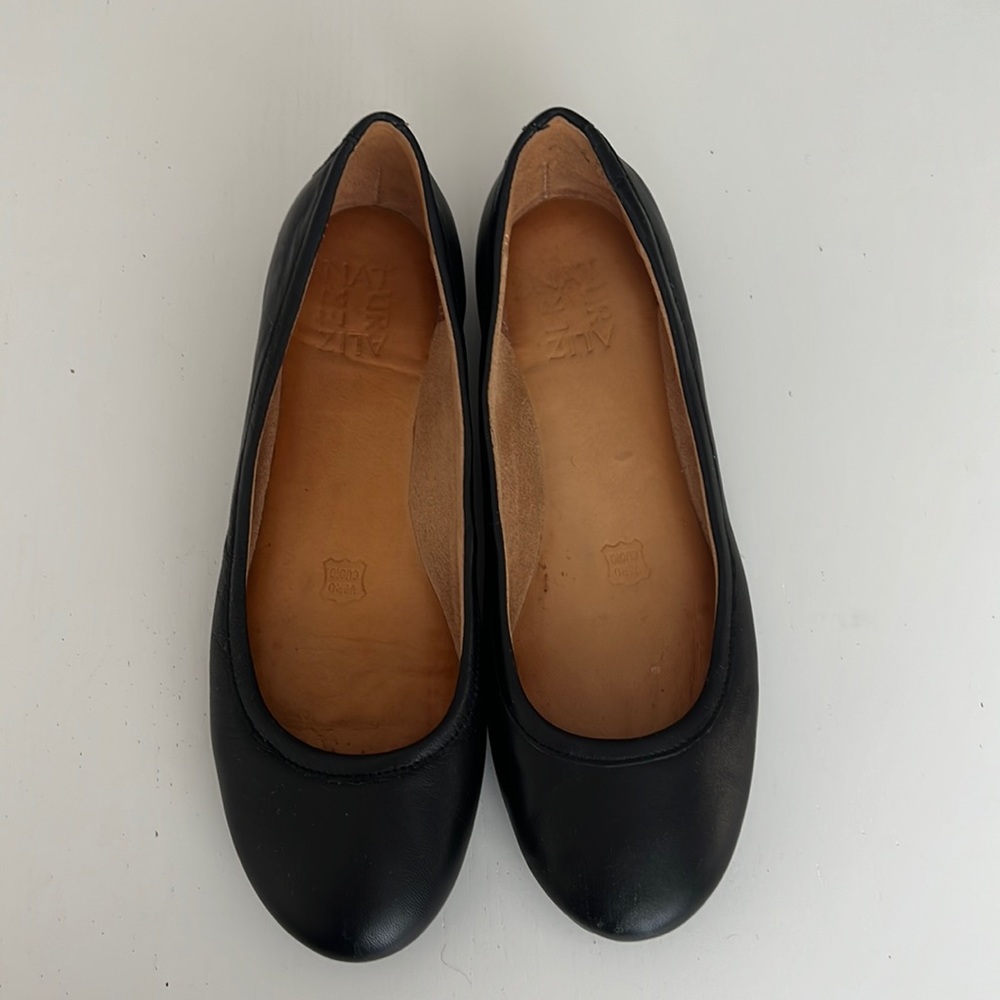 Naturalizer Leather Black Flats size 7.5 Women’s US
